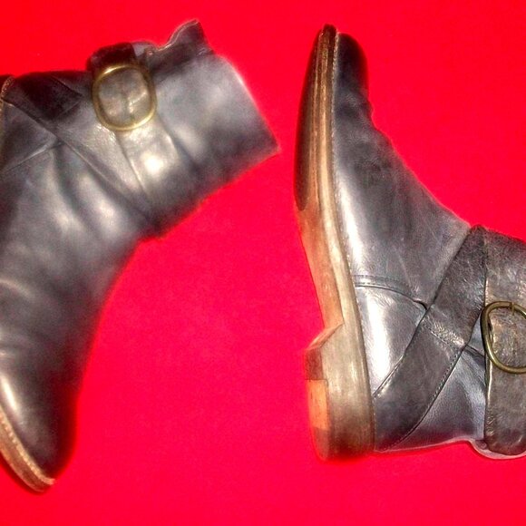 Pep Monjo Spain Handmade Eco-Friendly Flat Buckled Boots - Picture 5 of 10